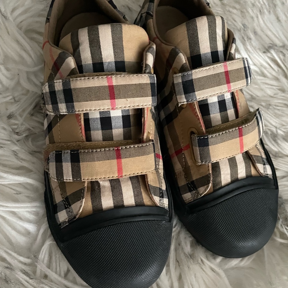 Burberry shoes
